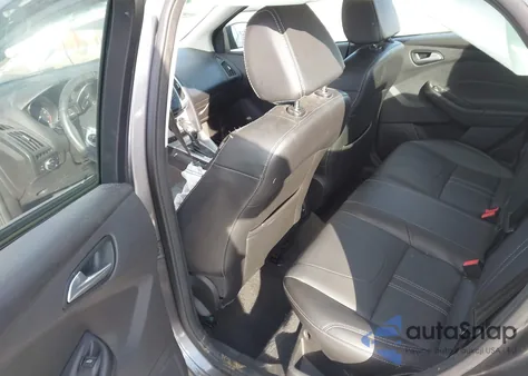 2014 Ford Focus Se z USA, uszkodzony, nr VIN 1FADP3F27EL411799